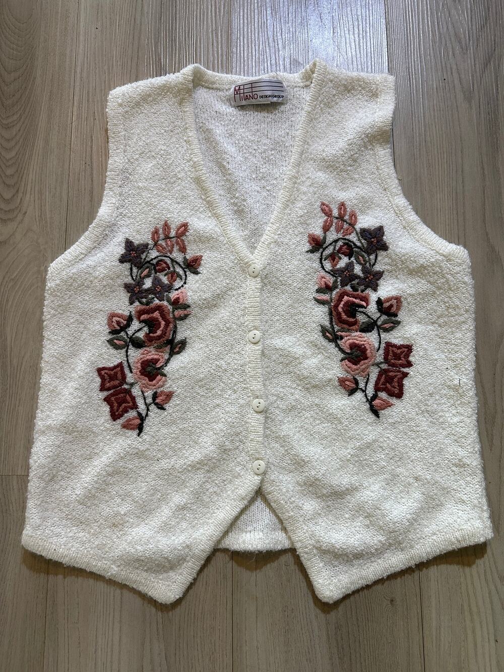 Vintage 90s Milano Design Group Embroidered Floral Sweater Vest Cream Medium